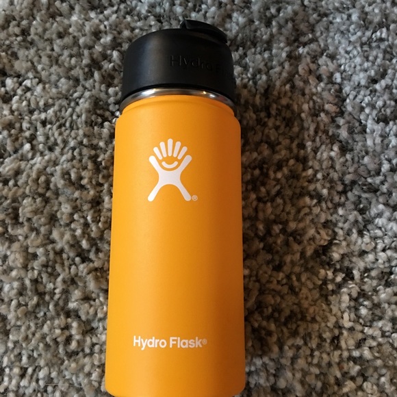 SOLD- 18 oz Hydroflasks - Picture 3 of 3